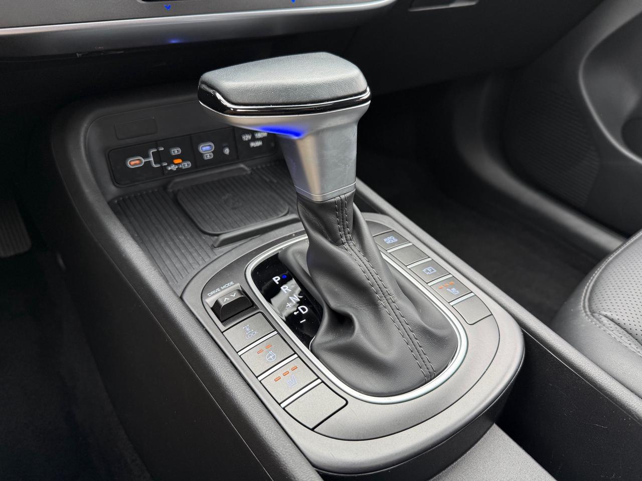 2025 Hyundai KONA 2.0L Preferred w/Trend Package Sunroof! Leather! AutoStart! Photo
