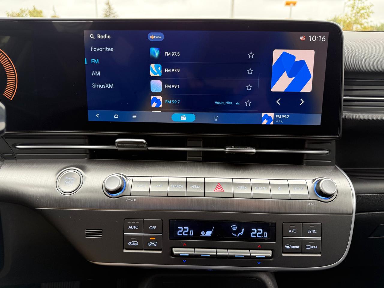 2025 Hyundai KONA 2.0L Preferred w/Trend Package Sunroof! Leather! AutoStart! Photo