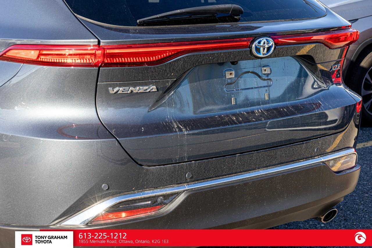2024 Toyota Venza XLE Photo
