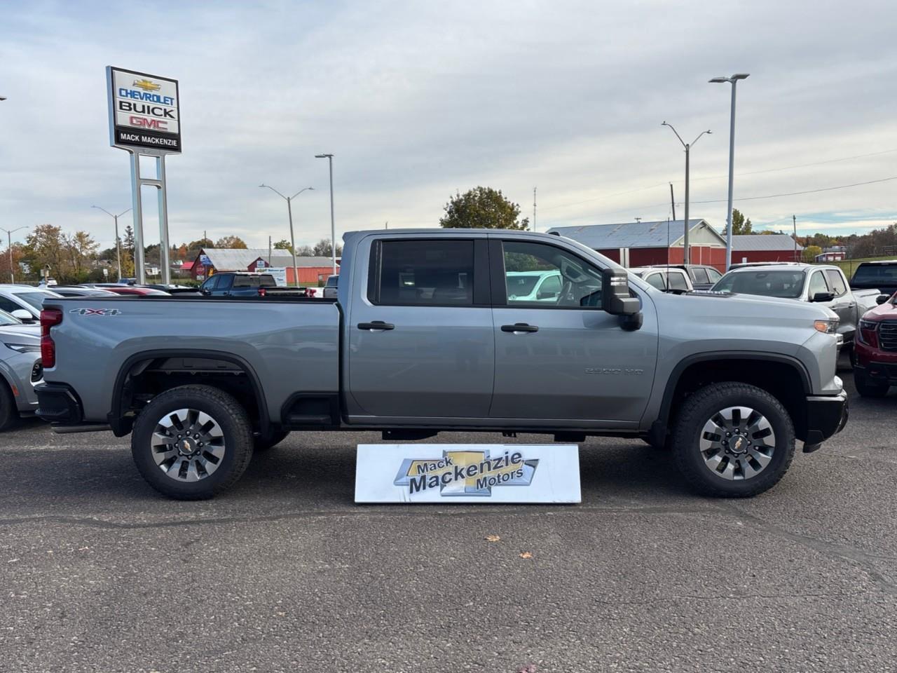 2026 Chevrolet Silverado 2500 HD Custom New 2026 Gas Powered V8 6 Passenger Crew Cab 4X4 Truck with Push Button Start, Remote Vehicle Start, 10-Way Power Drivers Seat, 5th Wheel Prep Package and a 7 Diagonal Touchscreen Radio with Wireless Photo