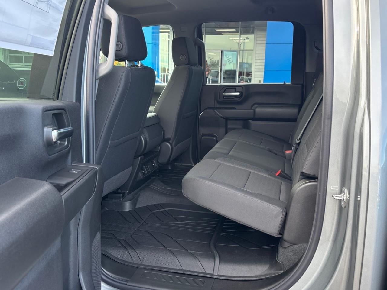 2026 Chevrolet Silverado 2500 HD Custom New 2026 Gas Powered V8 6 Passenger Crew Cab 4X4 Truck with Push Button Start, Remote Vehicle Start, 10-Way Power Drivers Seat, 5th Wheel Prep Package and a 7 Diagonal Touchscreen Radio with Wireless Photo