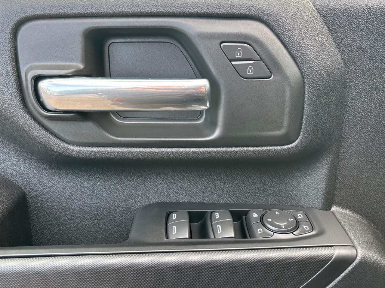 2026 Chevrolet Silverado 2500 HD Custom New 2026 Gas Powered V8 6 Passenger Crew Cab 4X4 Truck with Push Button Start, Remote Vehicle Start, 10-Way Power Drivers Seat, 5th Wheel Prep Package and a 7 Diagonal Touchscreen Radio with Wireless Photo