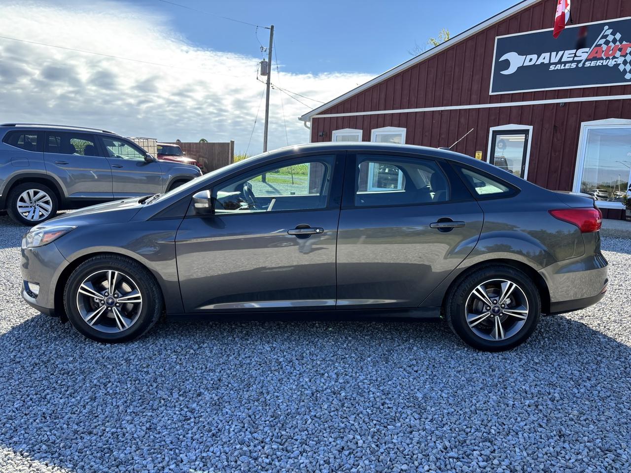 2018 Ford Focus SE Sedan ~CLEAN CARFAX~31 FORD DEALER SERVICE RECORDS~ Photo5