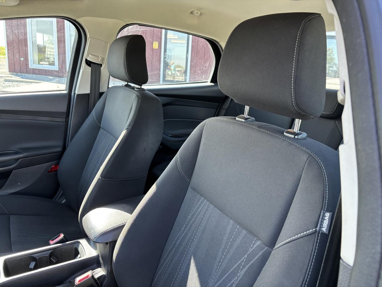 2018 Ford Focus SE Sedan ~CLEAN CARFAX~31 FORD DEALER SERVICE RECORDS~ Photo
