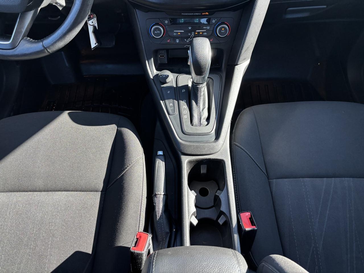 2018 Ford Focus SE Sedan ~CLEAN CARFAX~31 FORD DEALER SERVICE RECORDS~ Photo