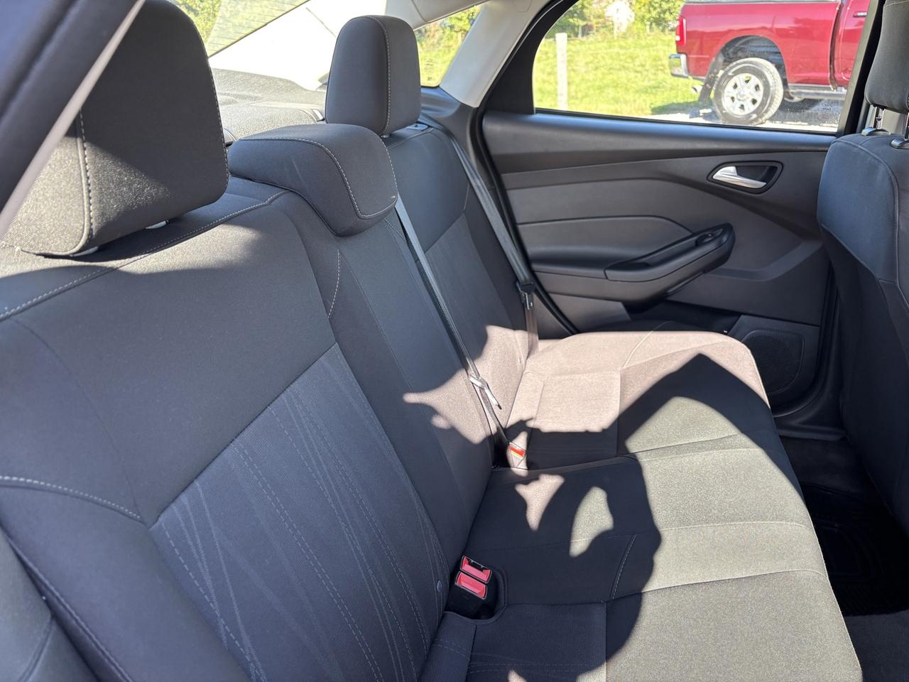 2018 Ford Focus SE Sedan ~CLEAN CARFAX~31 FORD DEALER SERVICE RECORDS~ Photo