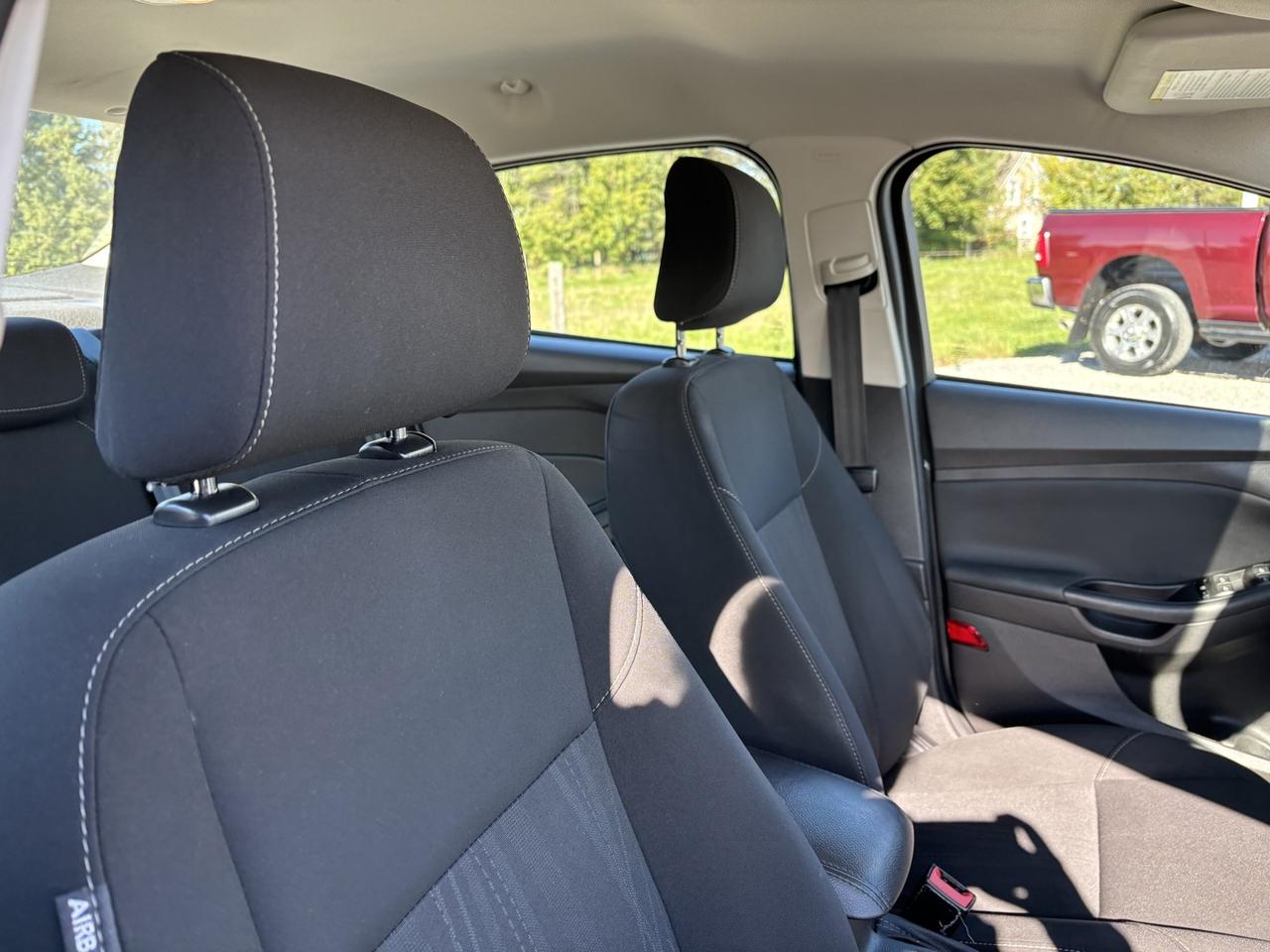 2018 Ford Focus SE Sedan ~CLEAN CARFAX~31 FORD DEALER SERVICE RECORDS~ Photo