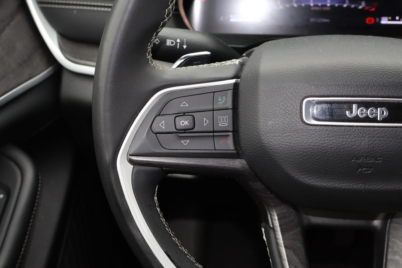 2024 Jeep Cherokee Limited 4X4 Photo