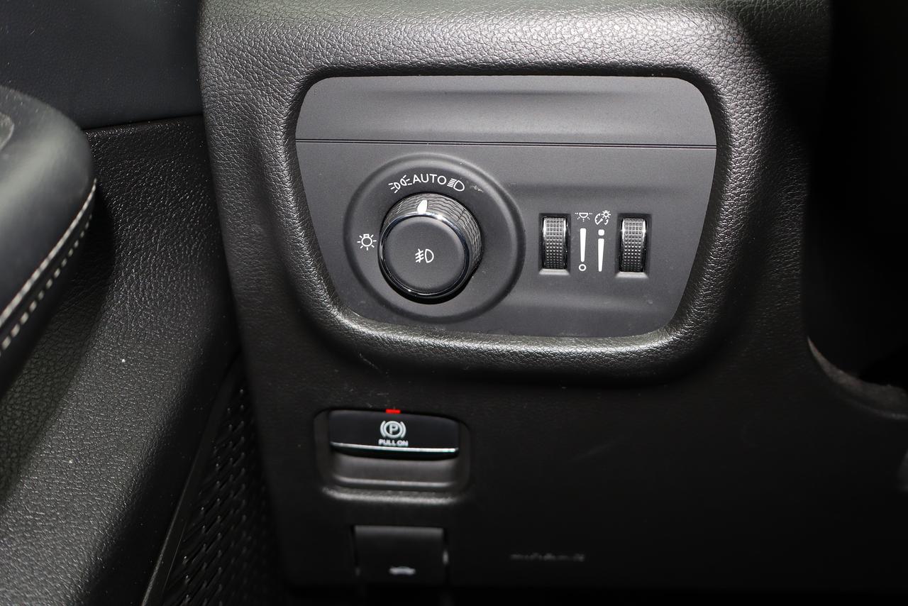 2024 Jeep Cherokee Limited 4X4 Photo