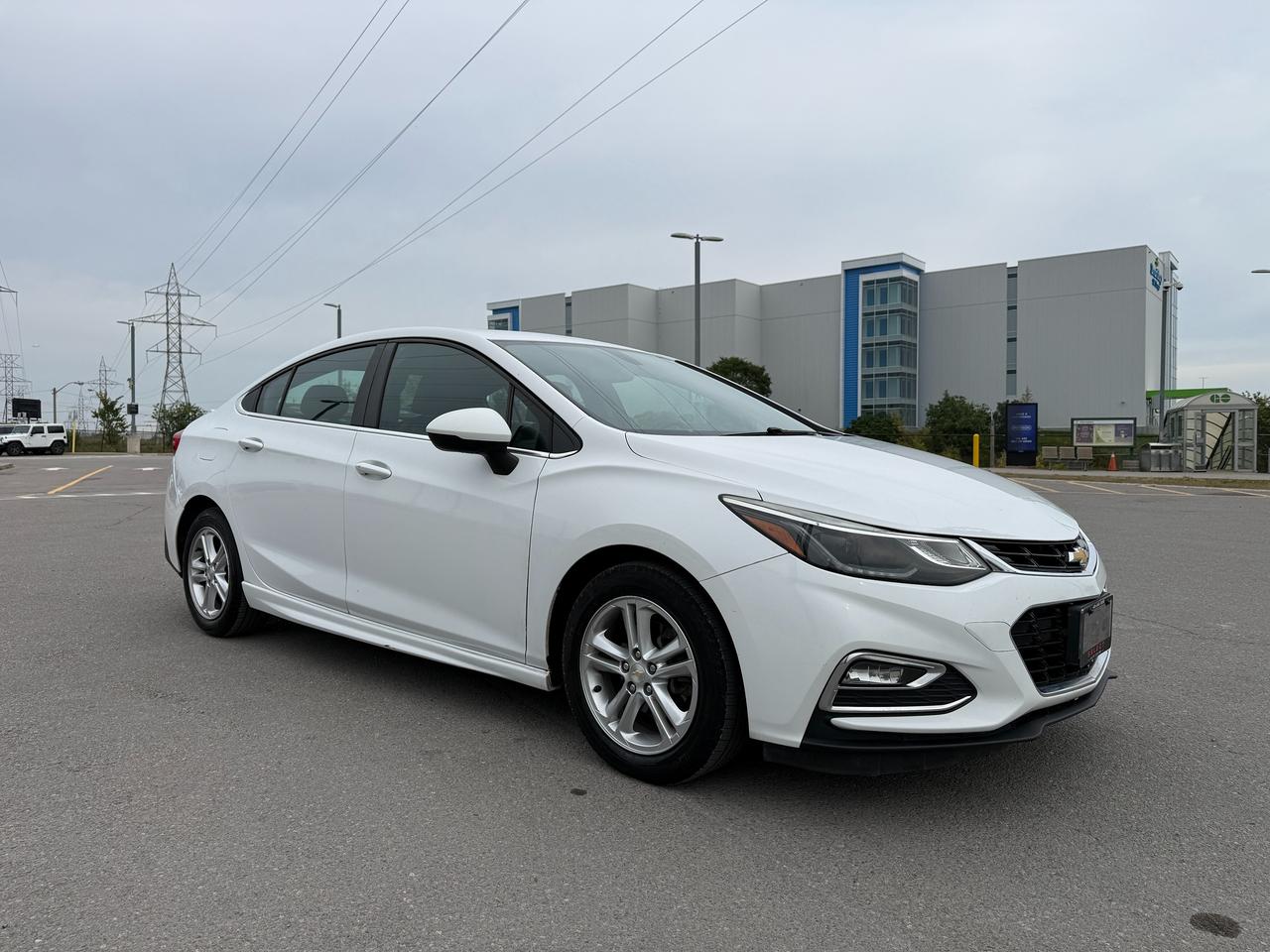 2017 Chevrolet Cruze RS Photo2