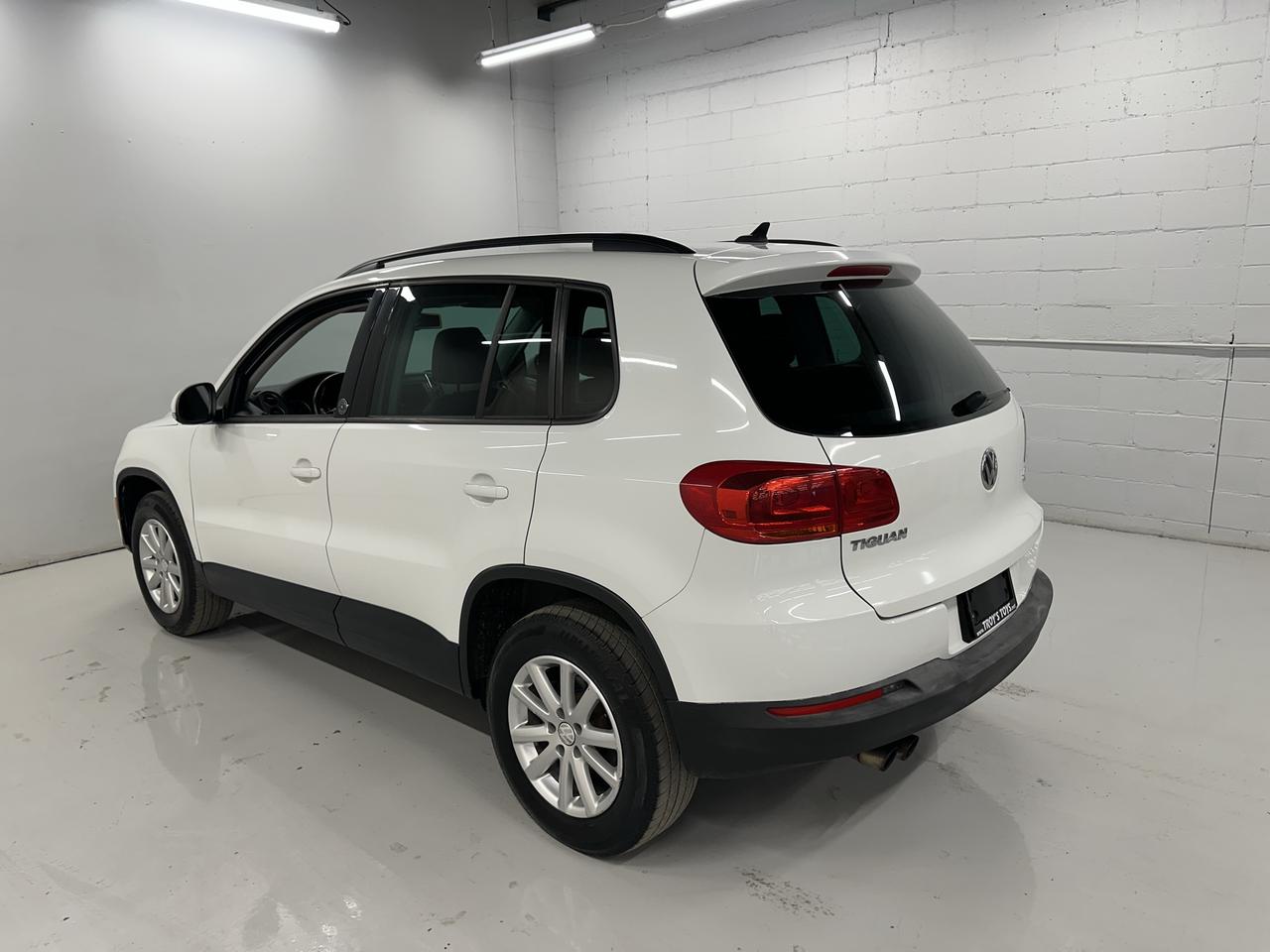 2017 Volkswagen Tiguan 4MOTION 4dr Wolfsburg Edition Photo