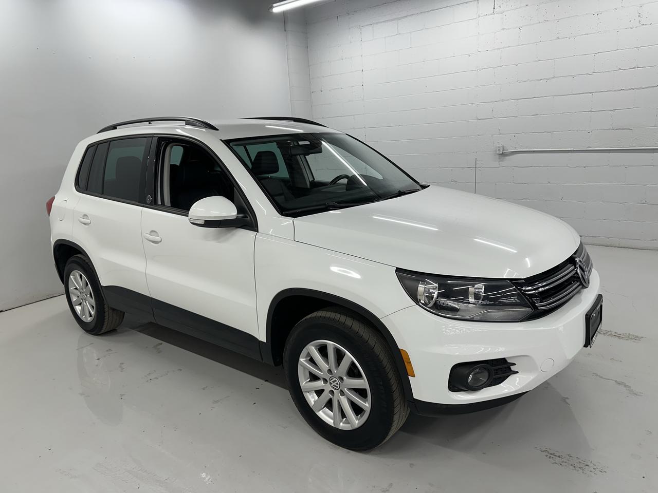 2017 Volkswagen Tiguan 4MOTION 4dr Wolfsburg Edition Photo1
