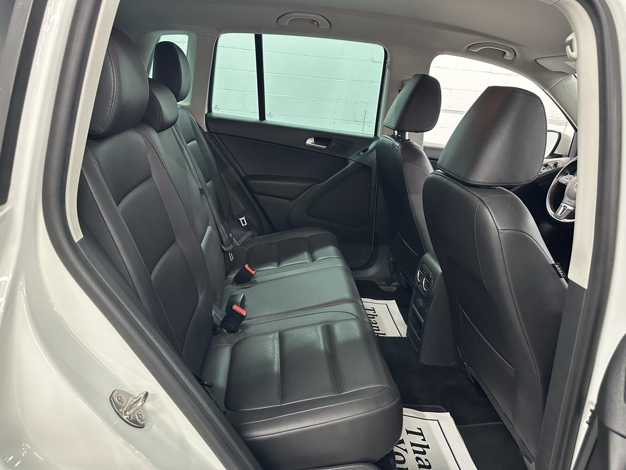 2017 Volkswagen Tiguan 4MOTION 4dr Wolfsburg Edition Photo34