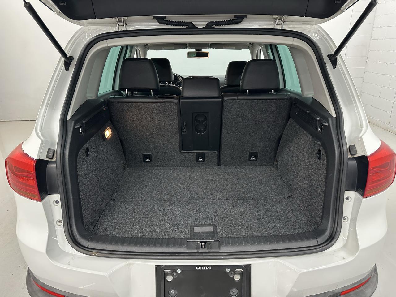 2017 Volkswagen Tiguan 4MOTION 4dr Wolfsburg Edition Photo26