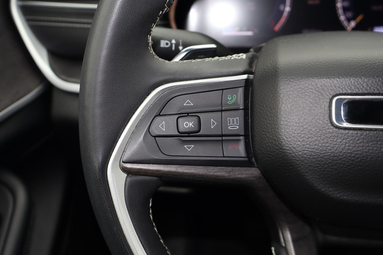 2024 Jeep Cherokee Limited 4X4 Photo