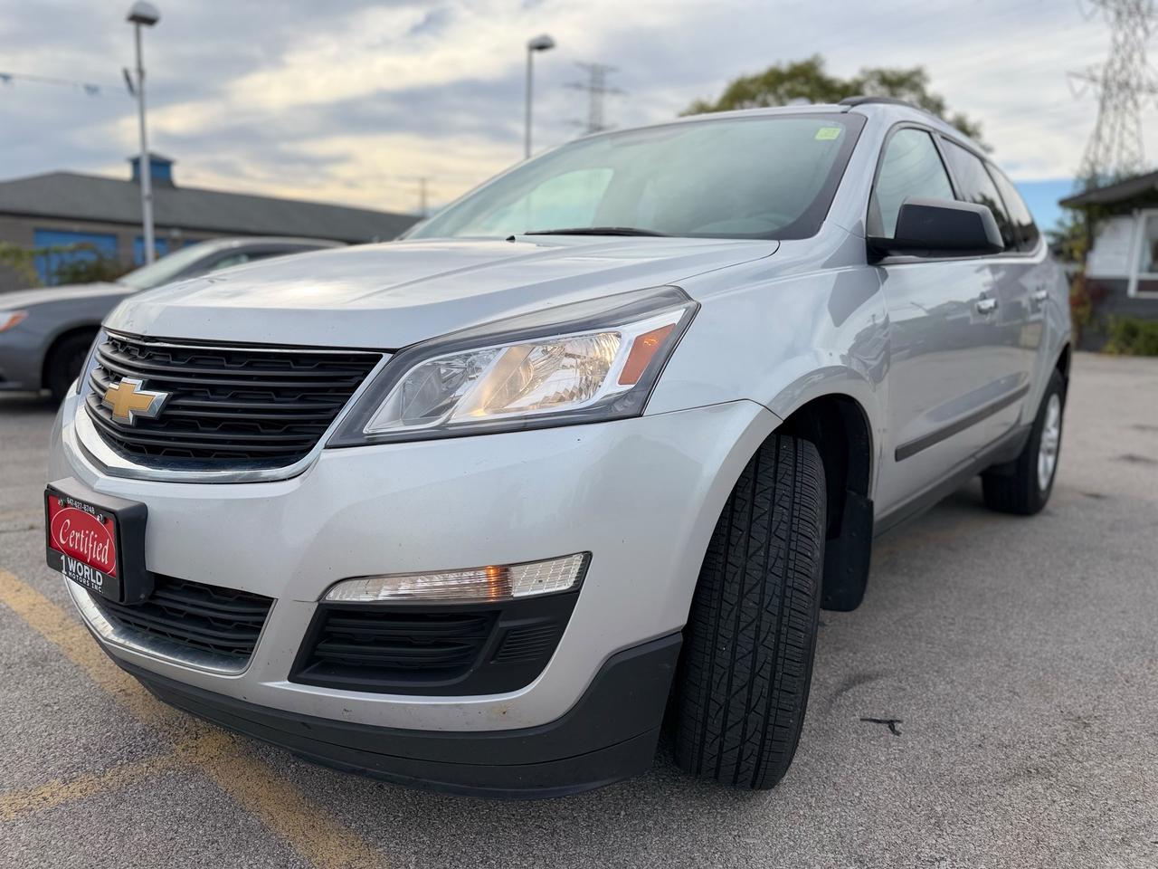 2017 Chevrolet Traverse LS Photo5