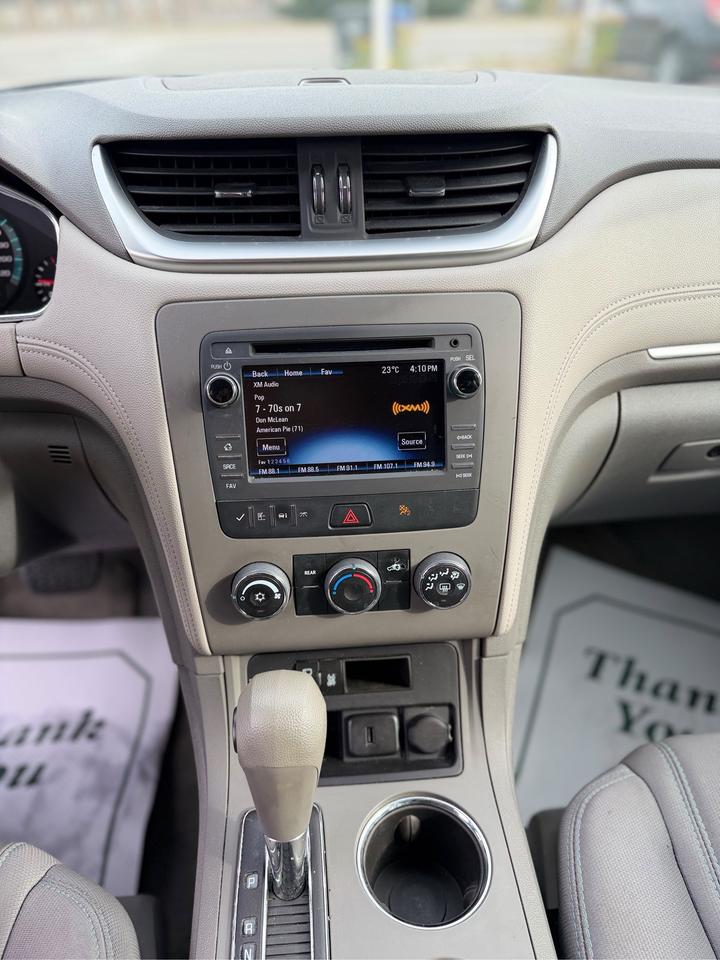 2017 Chevrolet Traverse LS Photo