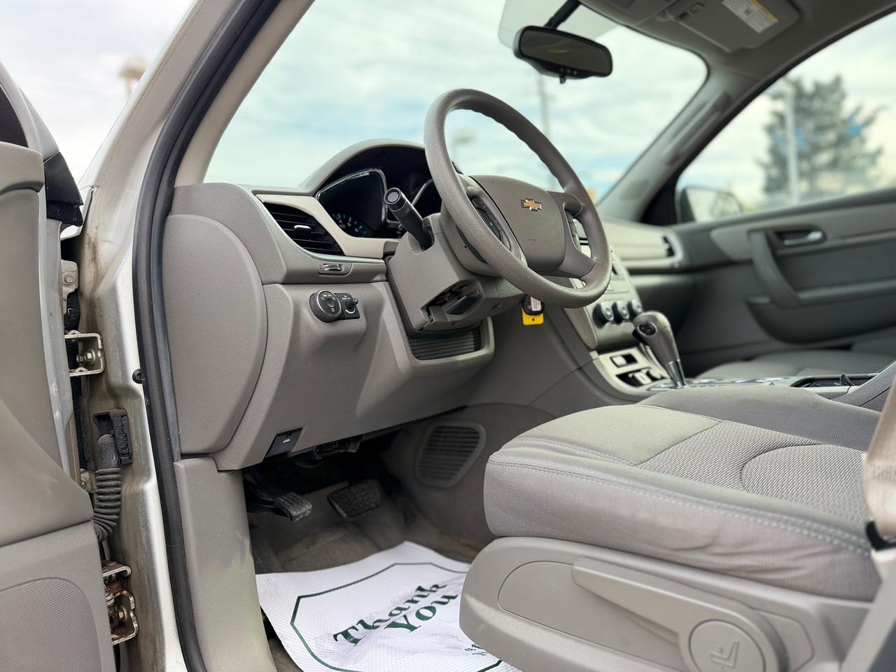 2017 Chevrolet Traverse LS Photo