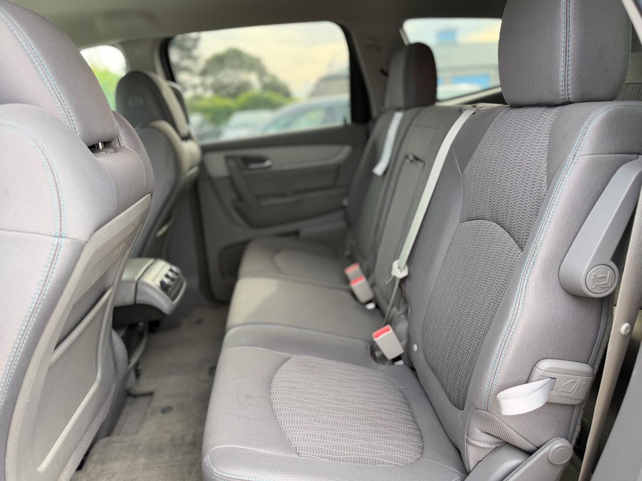 2017 Chevrolet Traverse LS Photo