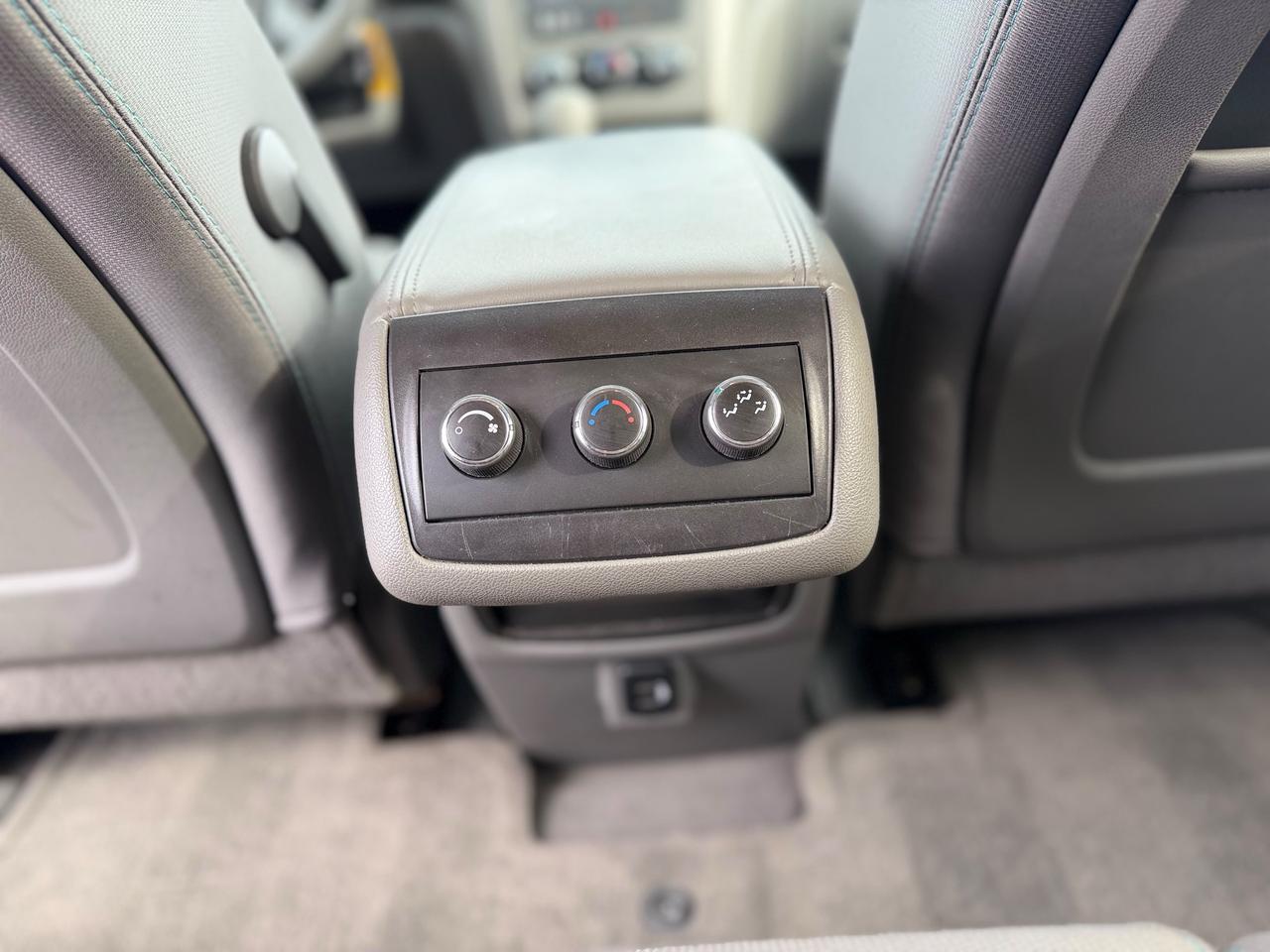 2017 Chevrolet Traverse LS Photo
