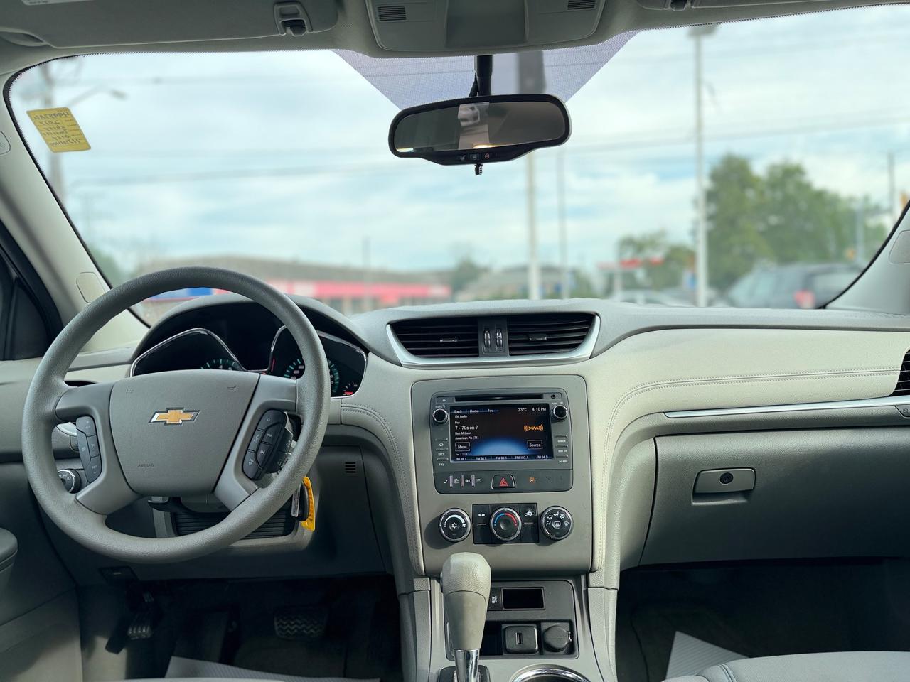 2017 Chevrolet Traverse LS Photo