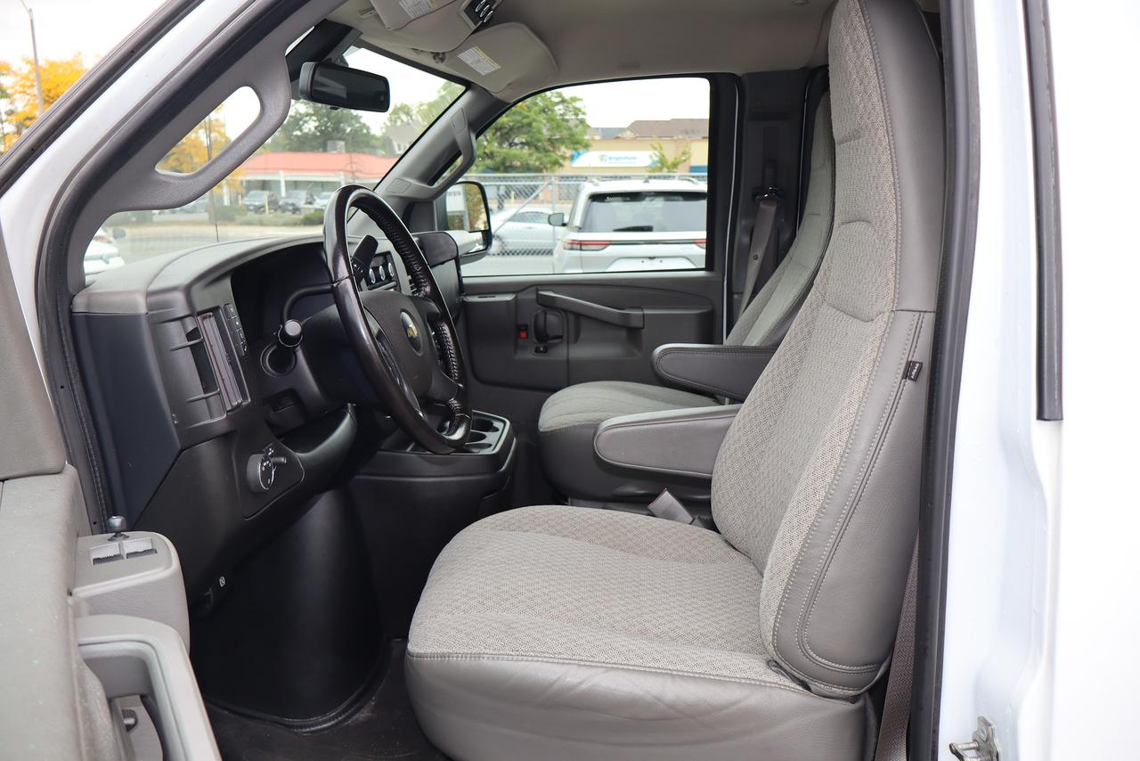 2023 Chevrolet Express RWD 3500 135" LT Photo