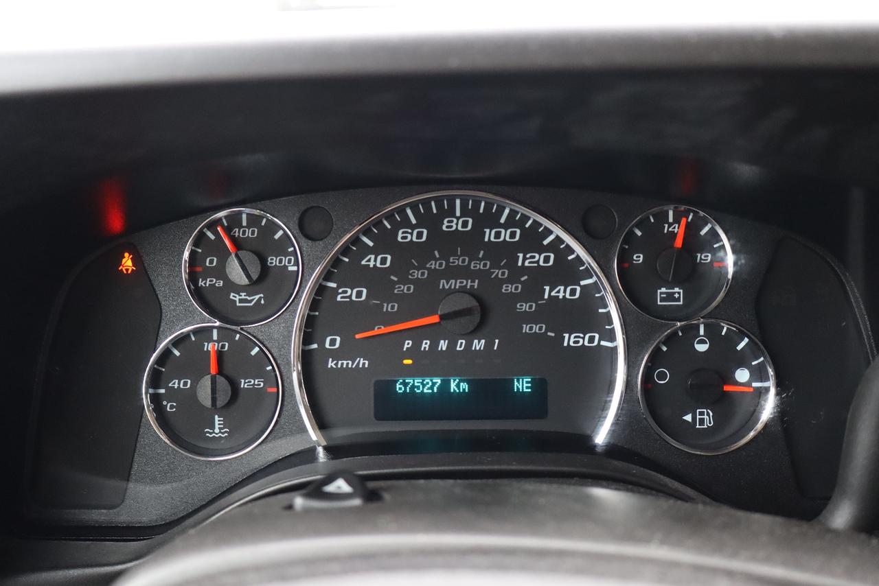 2023 Chevrolet Express RWD 3500 135" LT Photo