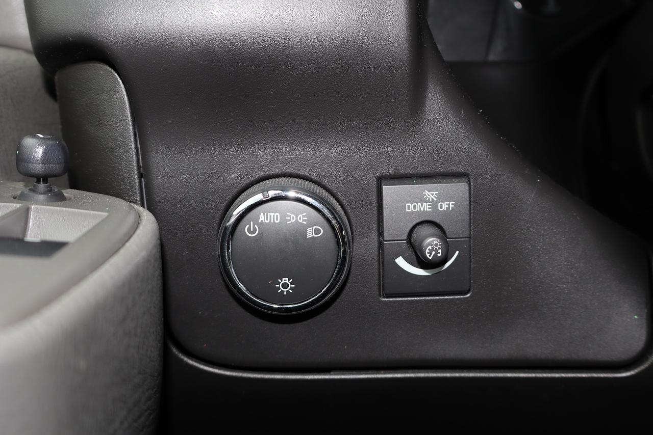 2023 Chevrolet Express RWD 3500 135" LT Photo