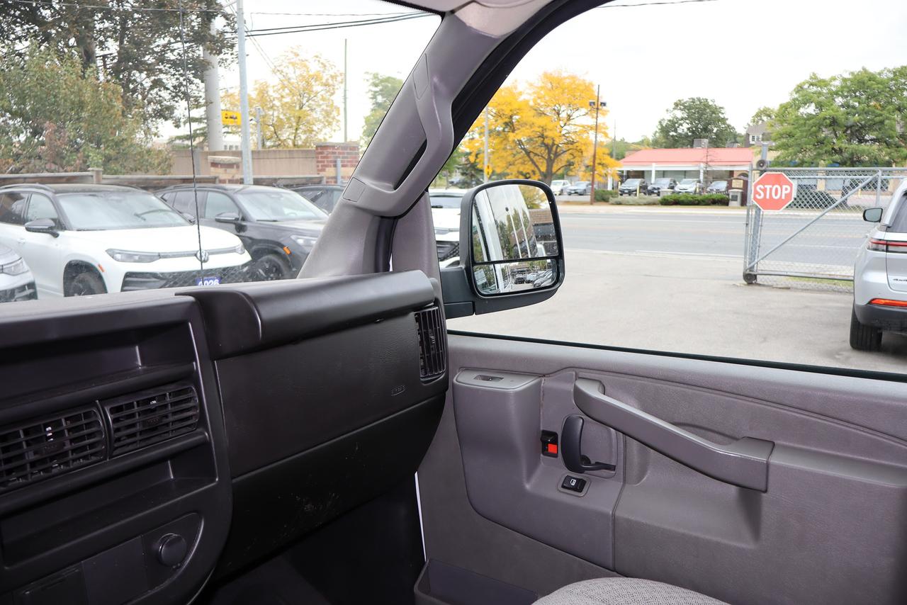 2023 Chevrolet Express RWD 3500 135" LT Photo