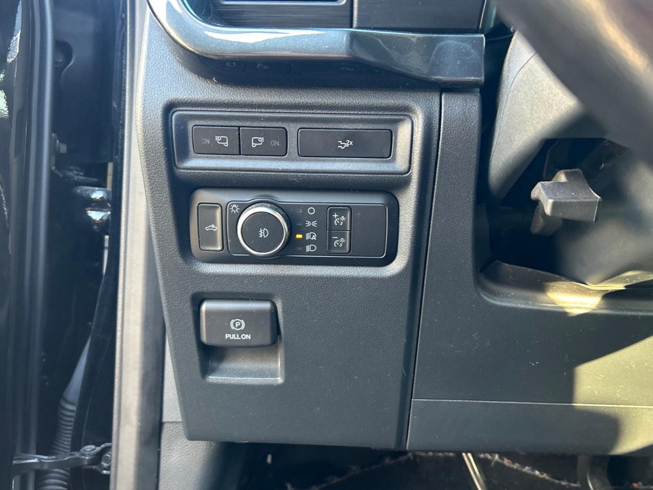 2022 Ford F-150 XLT 4WD SuperCrew 5.5' Box Photo