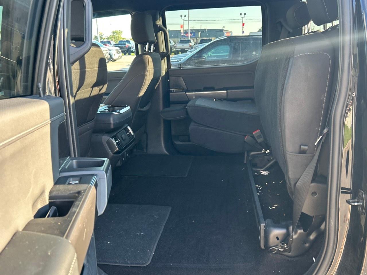 2022 Ford F-150 XLT 4WD SuperCrew 5.5' Box Photo