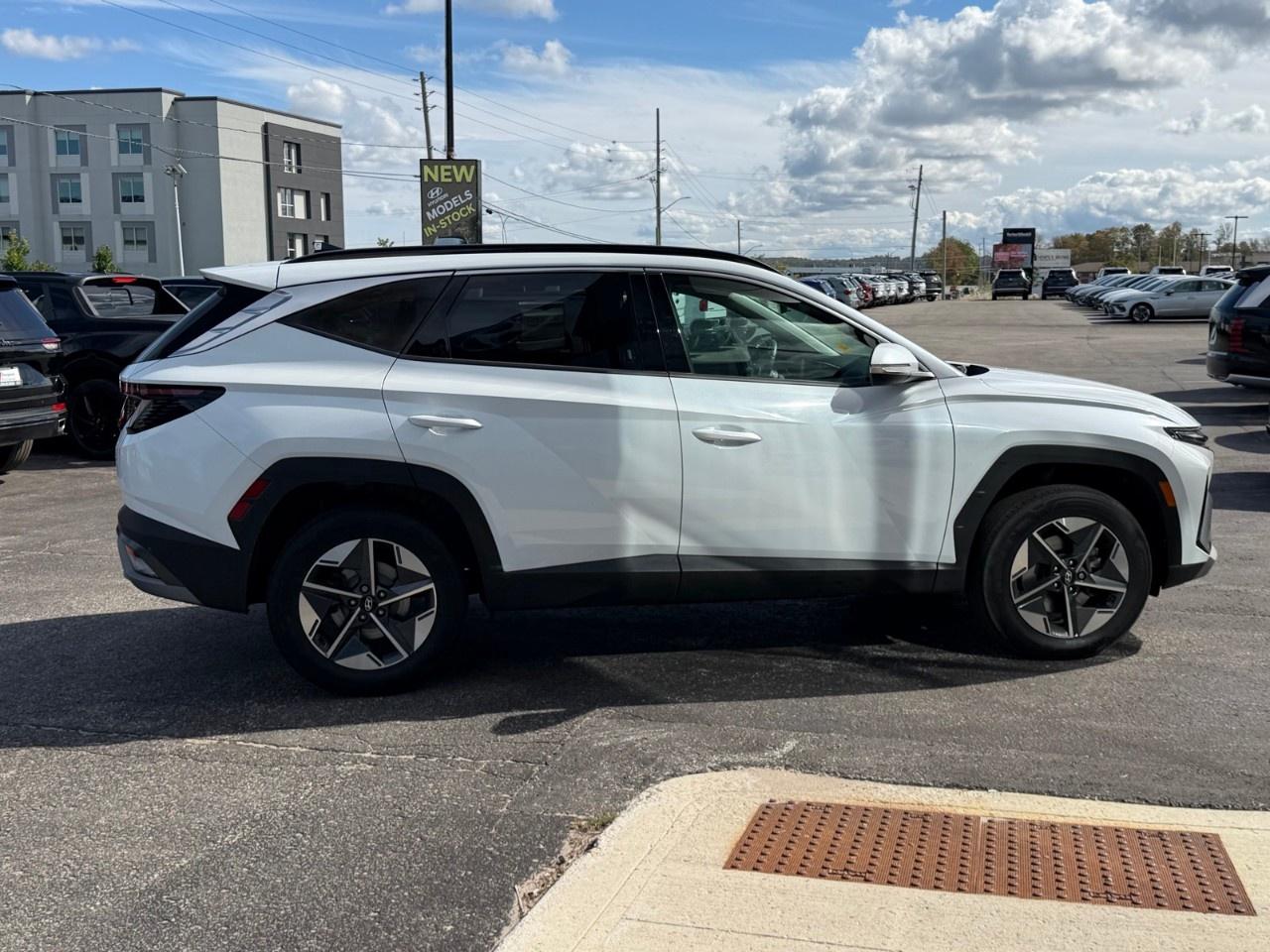 2025 Hyundai Tucson Preferred AWD w/Trend Pkg [TUCWDK2EPRTR] Photo