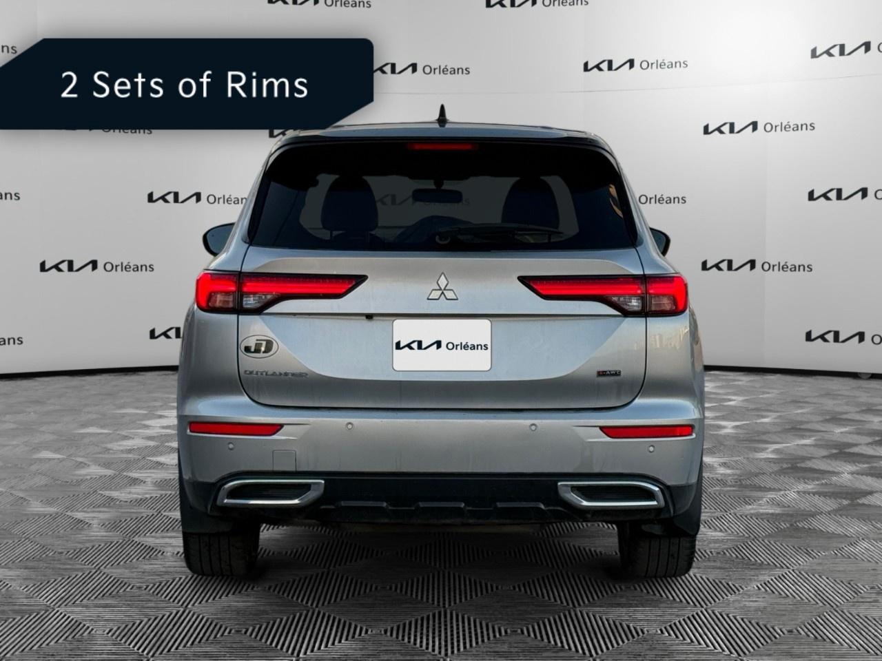 2023 Mitsubishi Outlander NOIR S-AWC Photo3