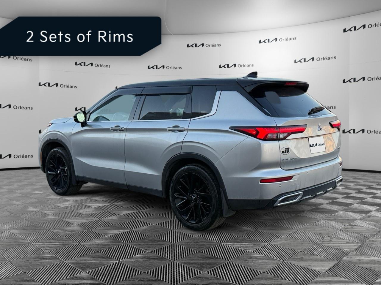 2023 Mitsubishi Outlander NOIR S-AWC Photo2