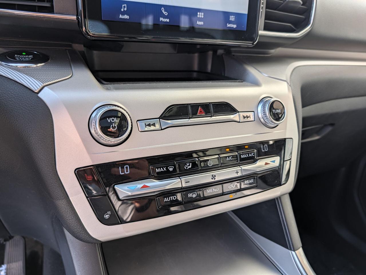 2021 Ford Explorer XLT 4WD Photo
