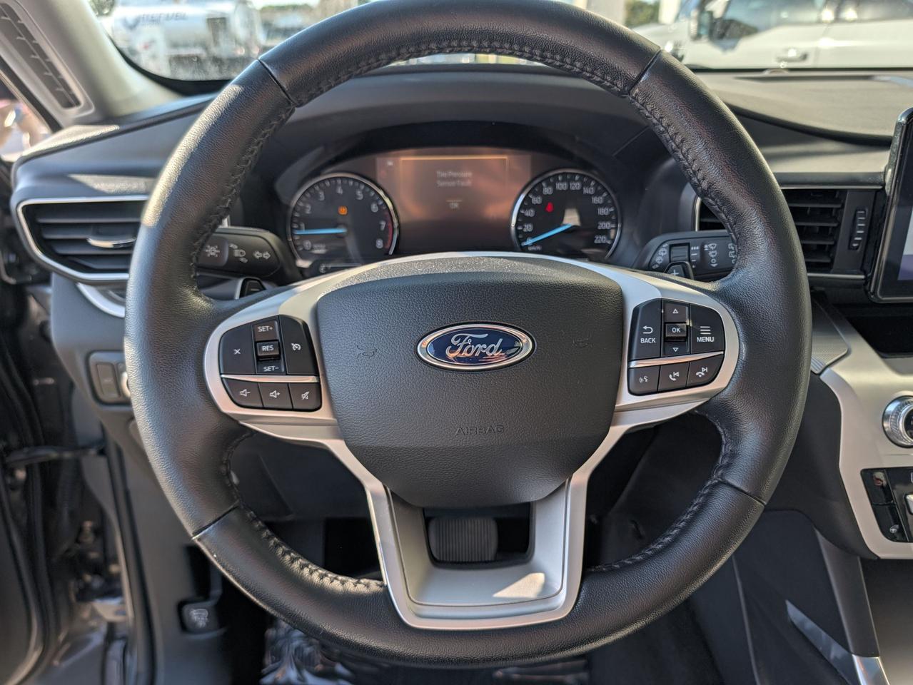 2021 Ford Explorer XLT 4WD Photo