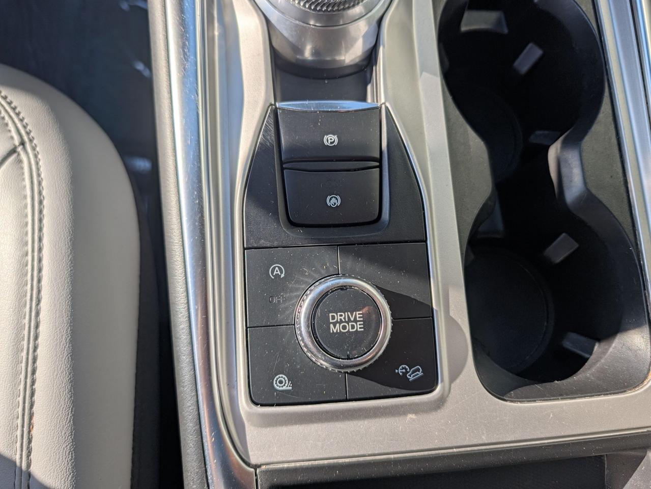 2021 Ford Explorer XLT 4WD Photo