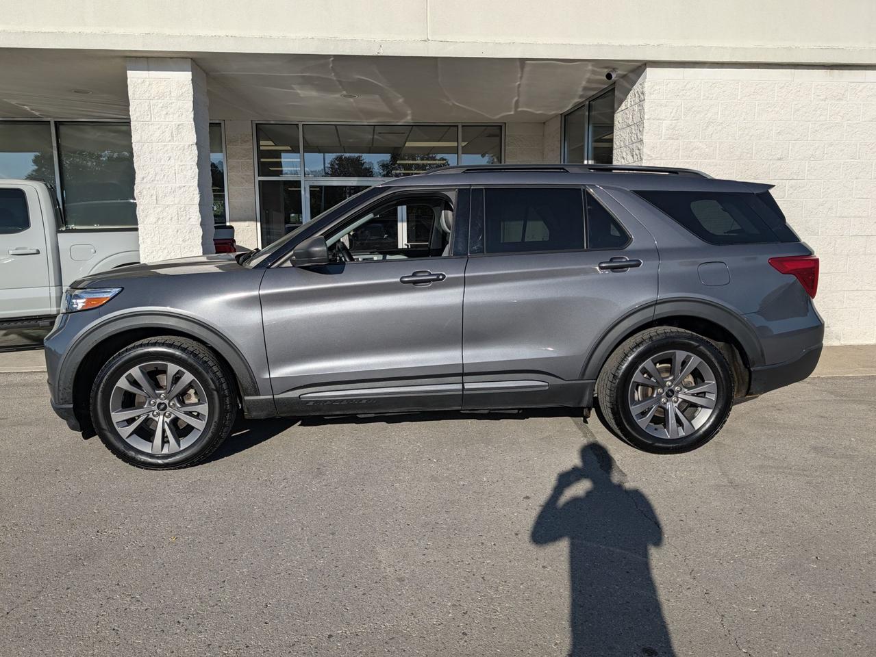 2021 Ford Explorer XLT 4WD Photo