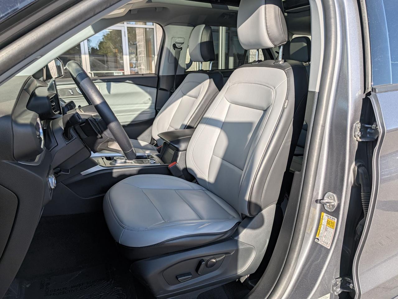 2021 Ford Explorer XLT 4WD Photo