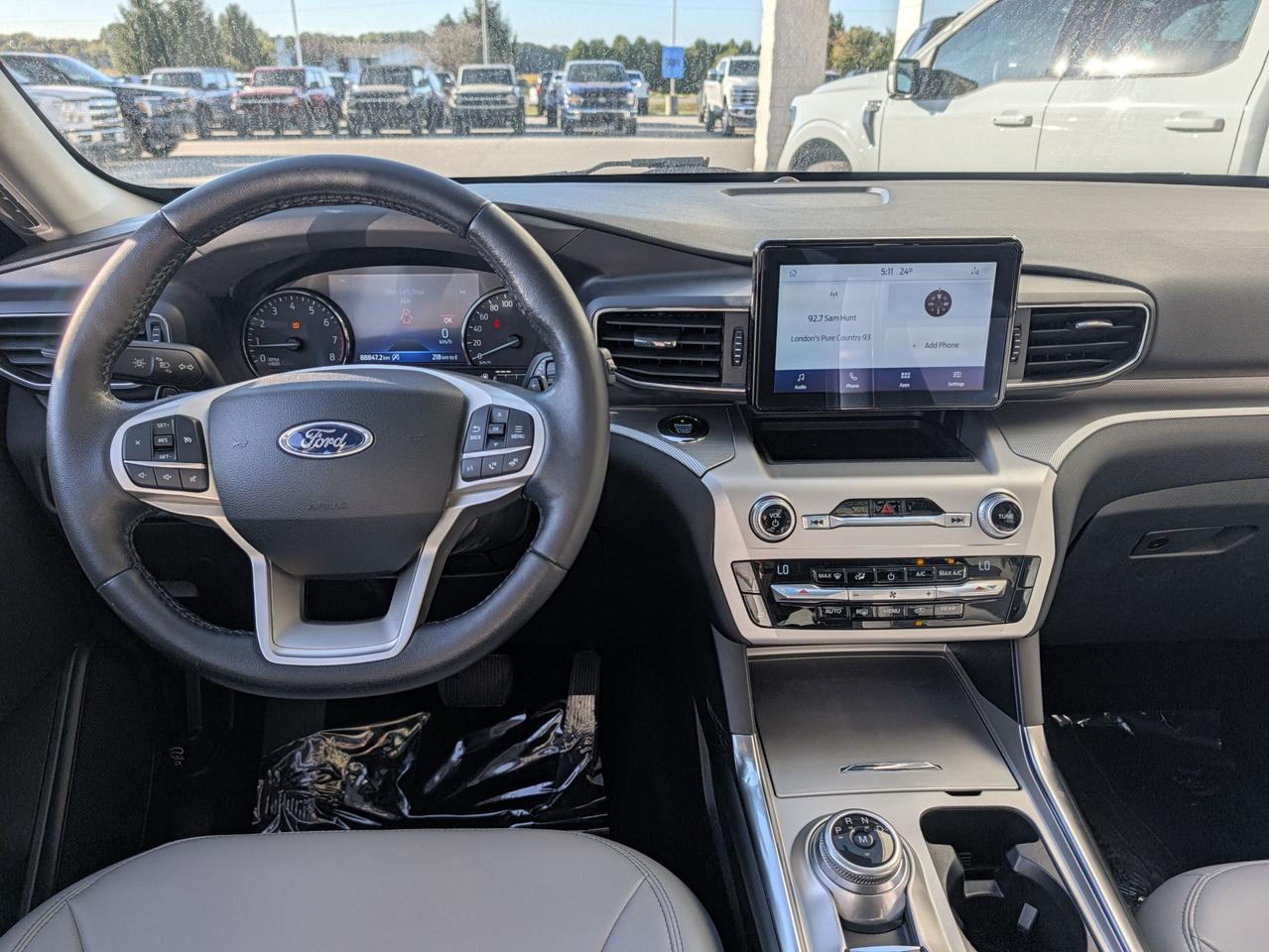 2021 Ford Explorer XLT 4WD Photo
