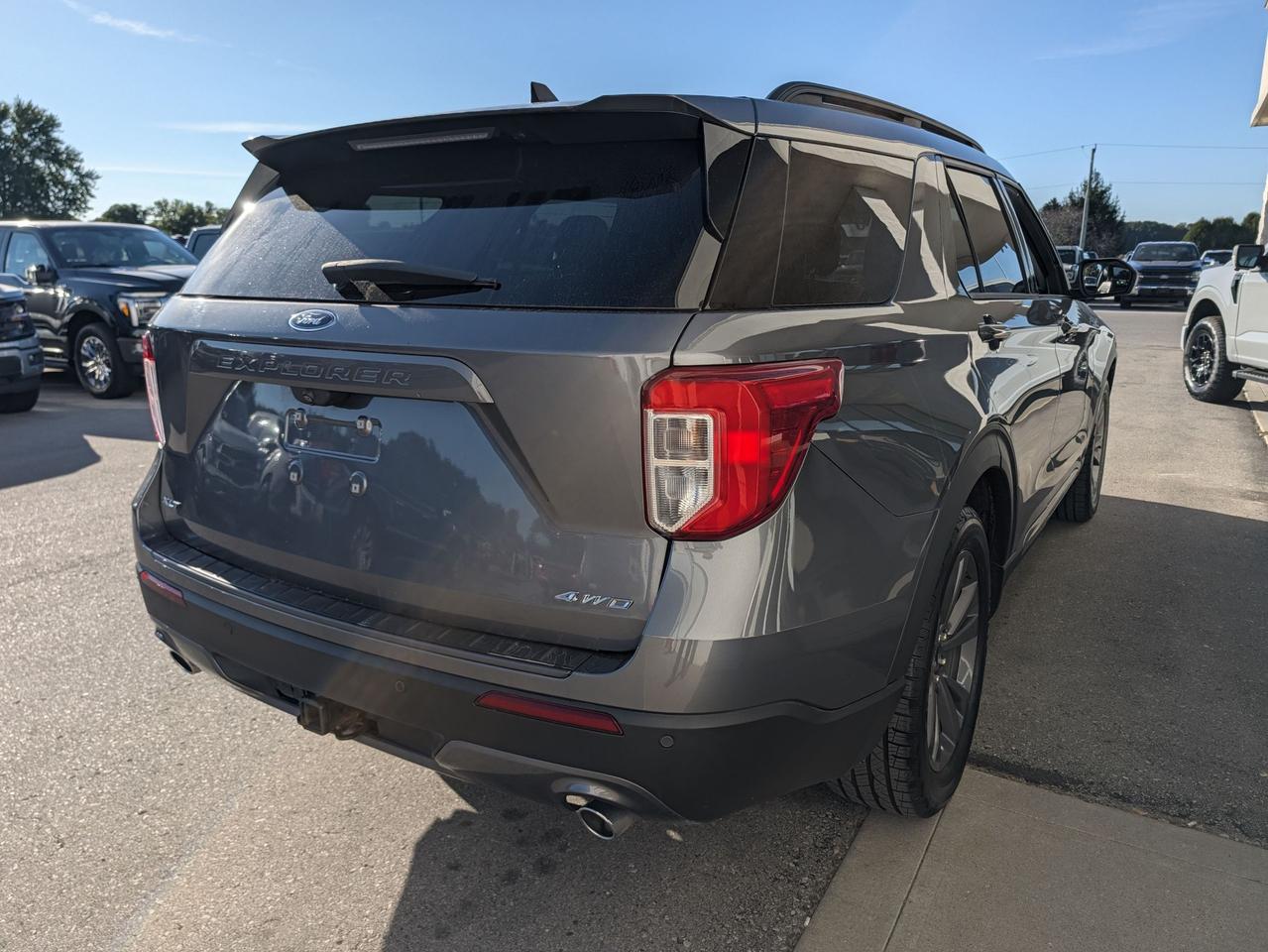 2021 Ford Explorer XLT 4WD Photo