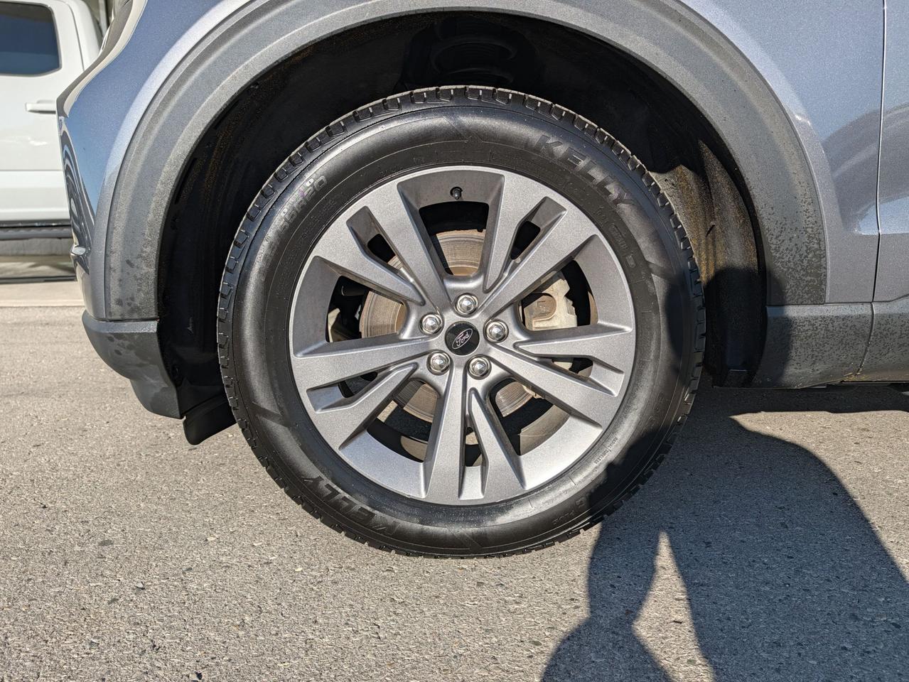2021 Ford Explorer XLT 4WD Photo