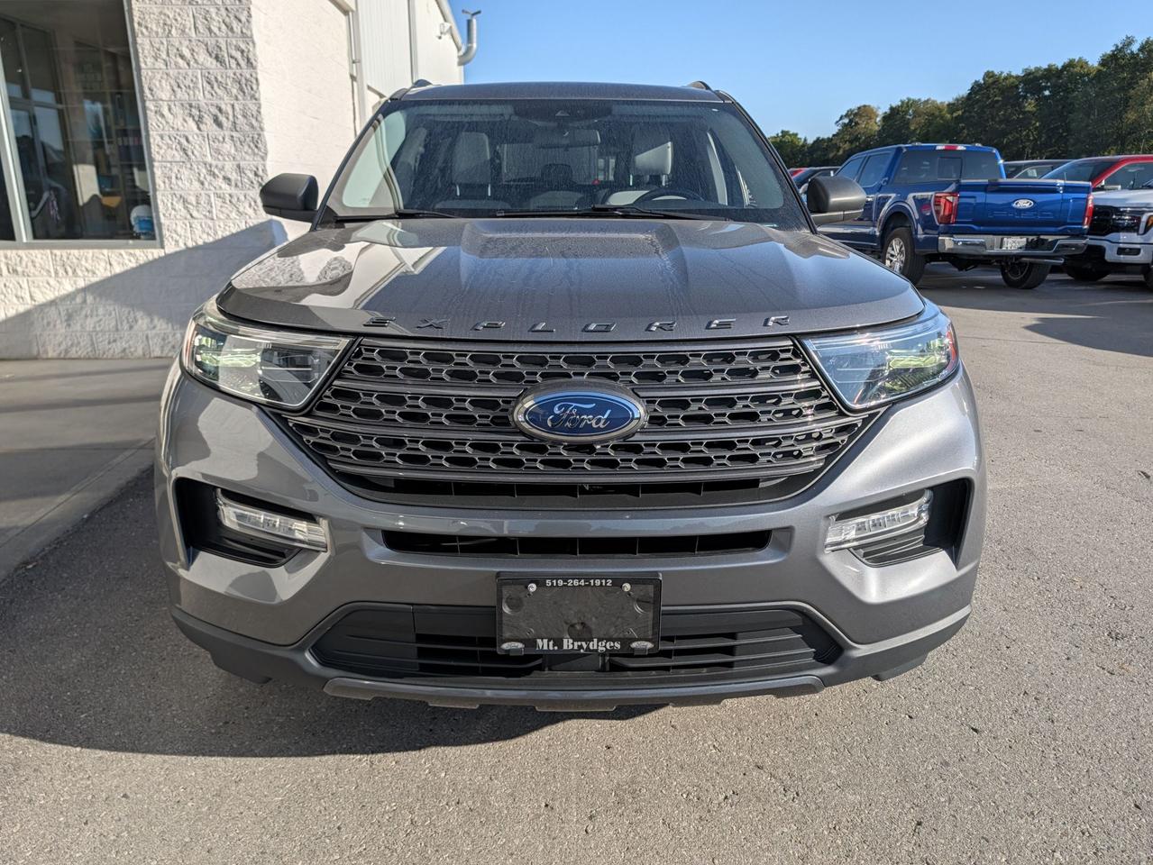 2021 Ford Explorer XLT 4WD Photo1