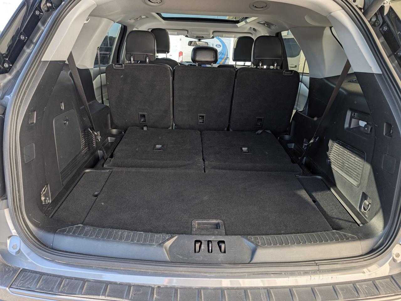 2021 Ford Explorer XLT 4WD Photo