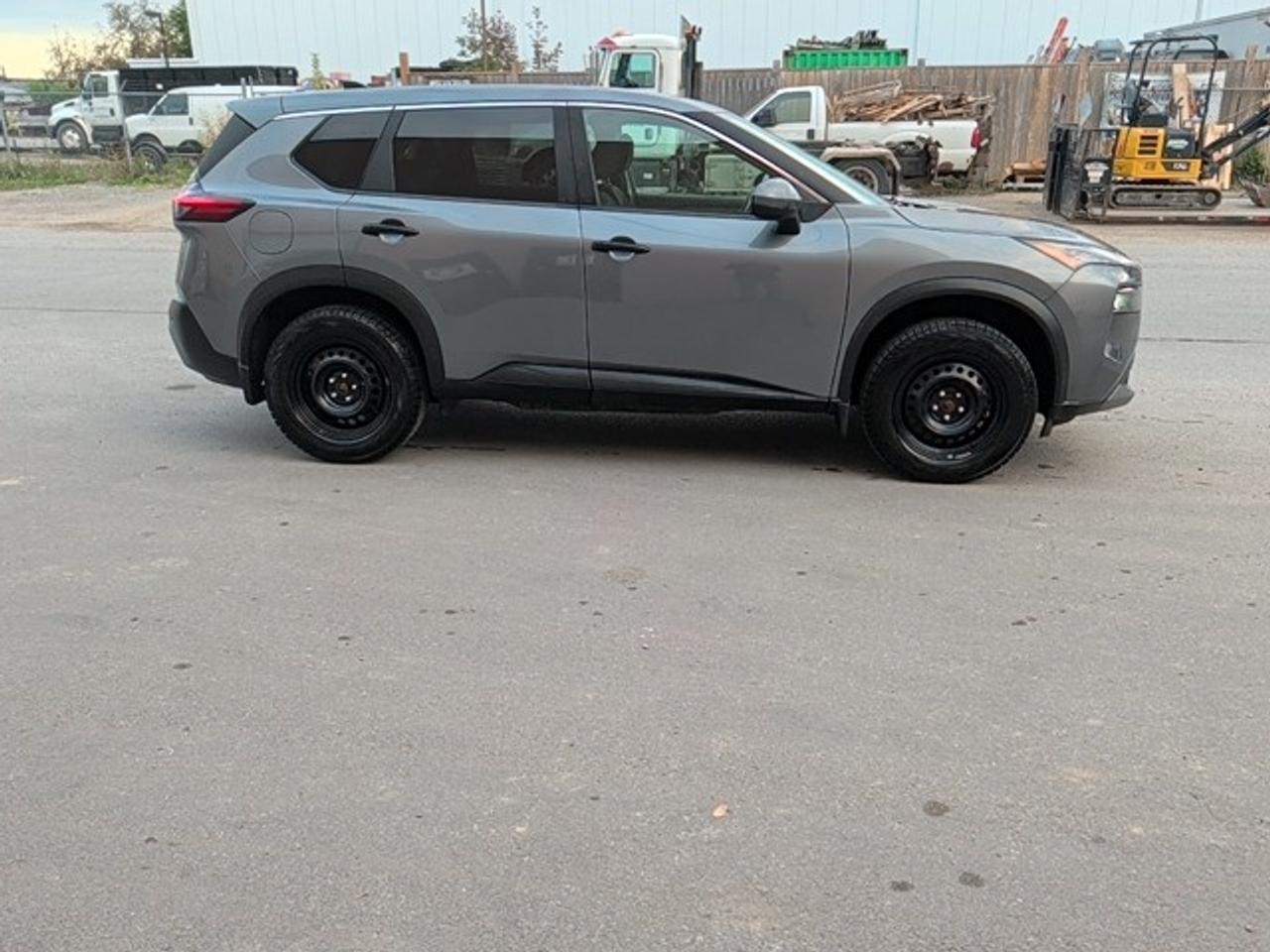 2023 Nissan Rogue S Photo3