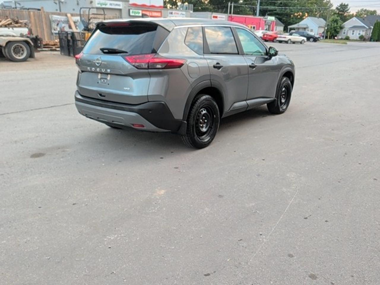 2023 Nissan Rogue S Photo4