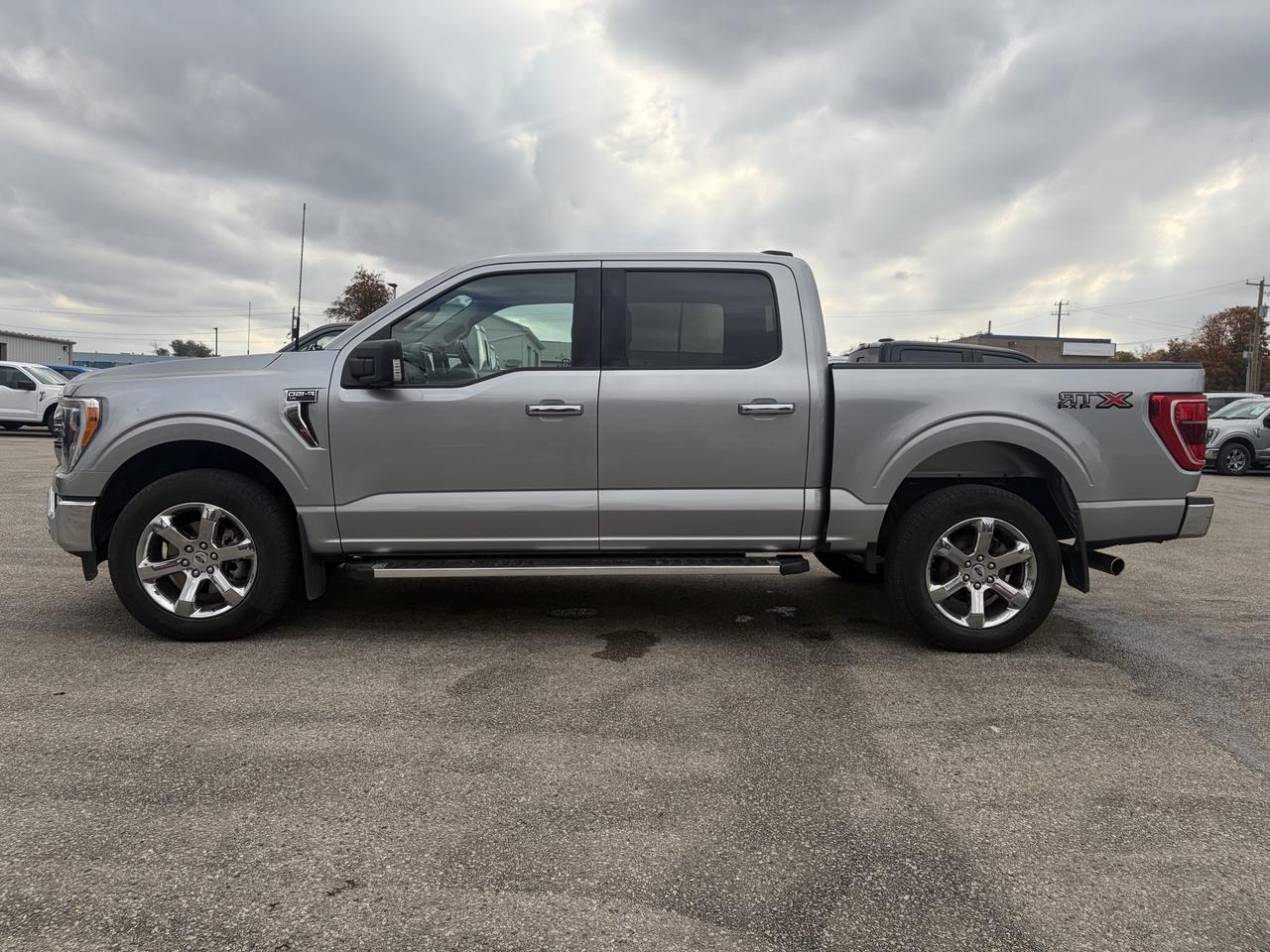 2023 Ford F-150 XLT 4WD SuperCrew 5.5' Box Photo2