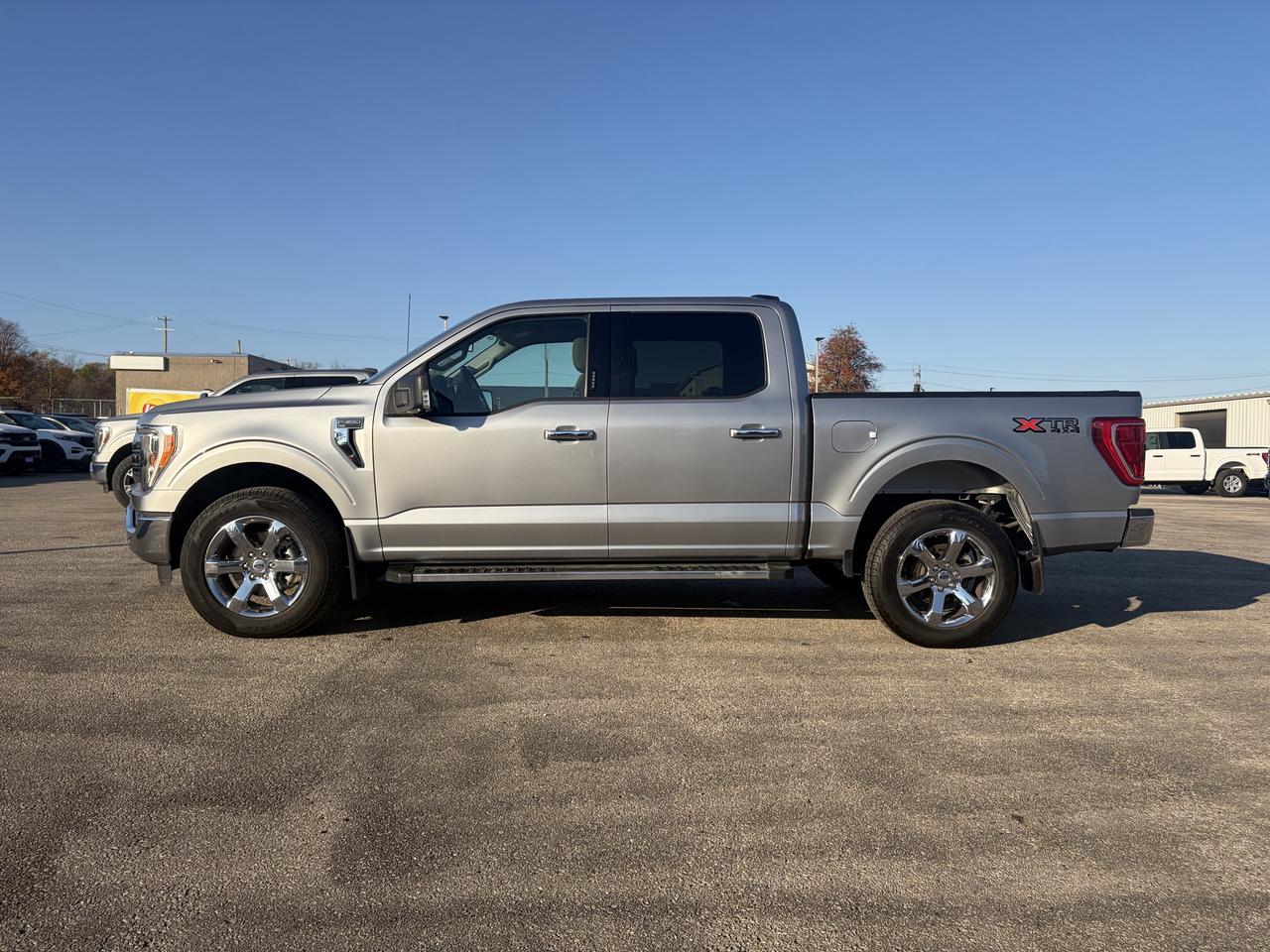 2023 Ford F-150 XLT 4WD SuperCrew 5.5' Box Photo2