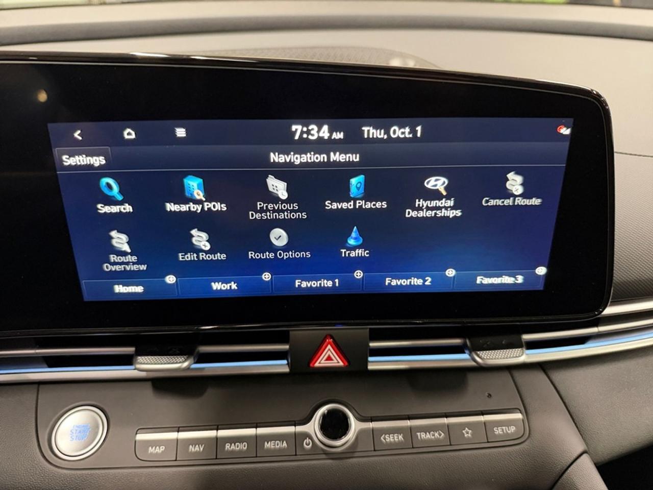 2026 Hyundai Elantra Luxury IVT Photo