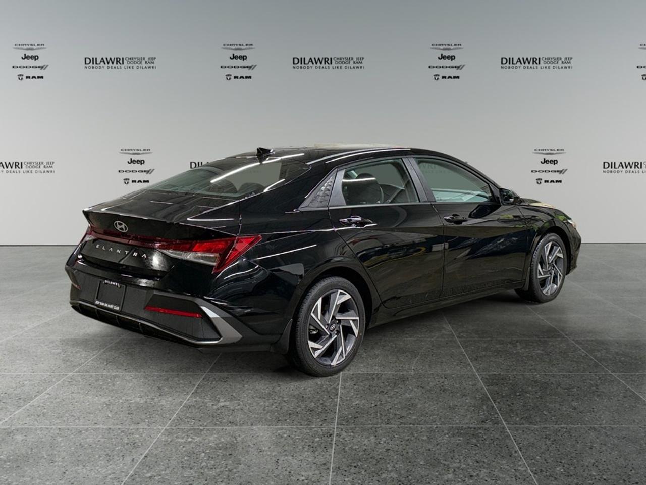 2026 Hyundai Elantra Preferred IVT w/Tech Pkg Photo4